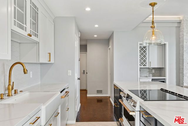 7250 Franklin Avenue 616, Los Angeles, CA 90046
