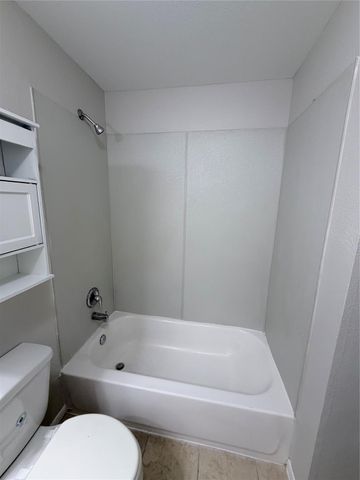 866 N Victory Drive, Houston, TX 77088