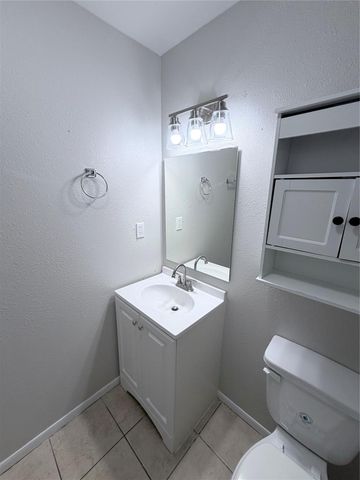 866 N Victory Drive, Houston, TX 77088