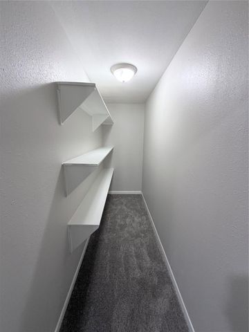 866 N Victory Drive, Houston, TX 77088