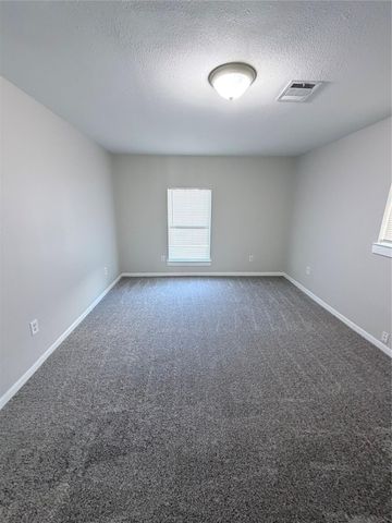 866 N Victory Drive, Houston, TX 77088