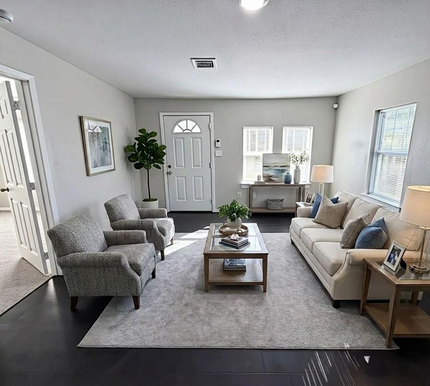 866 N Victory Drive, Houston, TX 77088