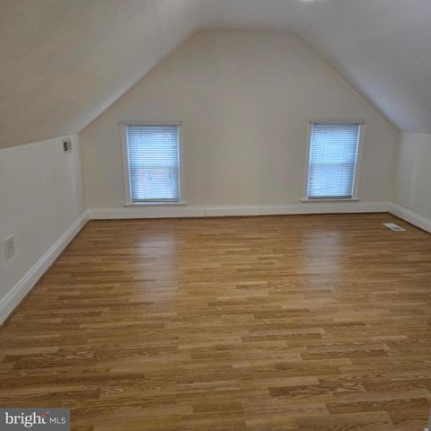 8 MANNAKEE ST, Rockville, MD 20850