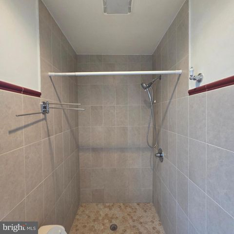 8 MANNAKEE ST, Rockville, MD 20850