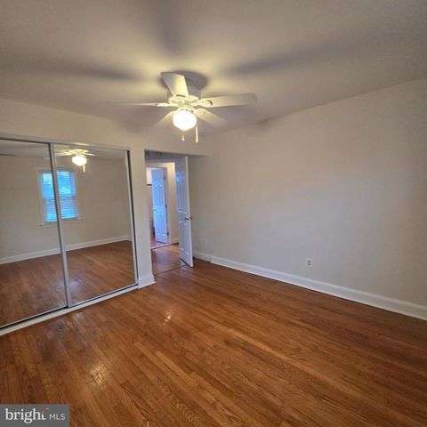 8 MANNAKEE ST, Rockville, MD 20850