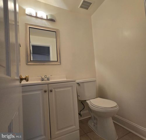 8 MANNAKEE ST, Rockville, MD 20850