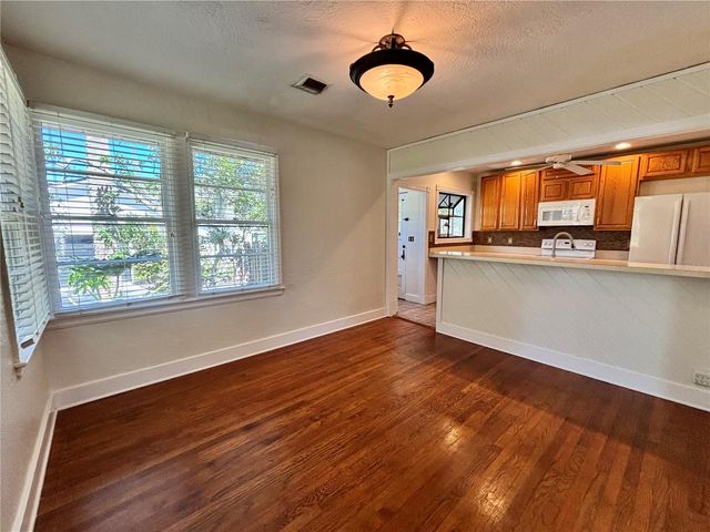 211 S SUMMERLIN AVENUE, Sanford, FL 32771