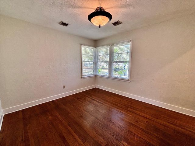 211 S SUMMERLIN AVENUE, Sanford, FL 32771