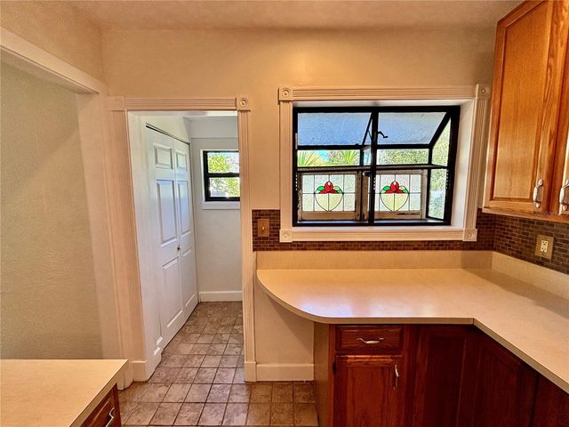 211 S SUMMERLIN AVENUE, Sanford, FL 32771