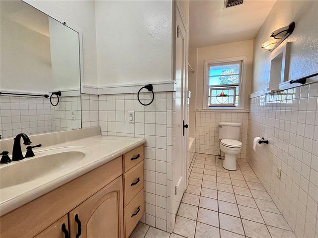 211 S SUMMERLIN AVENUE, Sanford, FL 32771