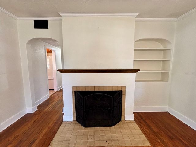 211 S SUMMERLIN AVENUE, Sanford, FL 32771