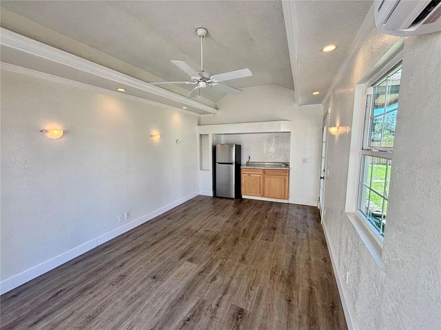 211 S SUMMERLIN AVENUE, Sanford, FL 32771