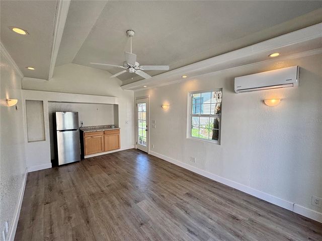 211 S SUMMERLIN AVENUE, Sanford, FL 32771