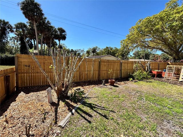 211 S SUMMERLIN AVENUE, Sanford, FL 32771