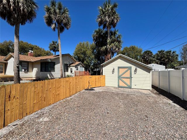 211 S SUMMERLIN AVENUE, Sanford, FL 32771