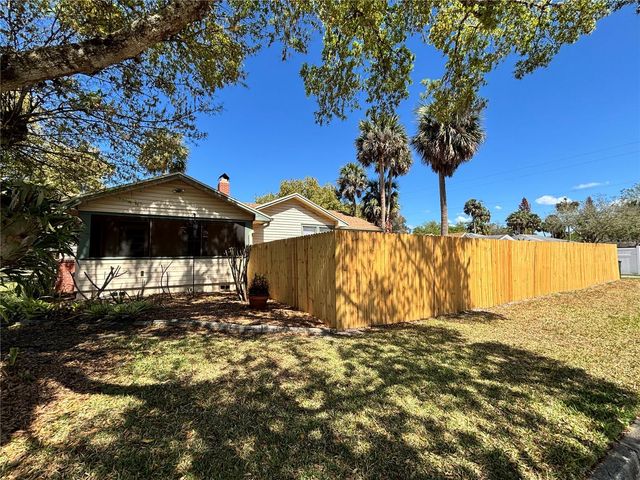 211 S SUMMERLIN AVENUE, Sanford, FL 32771