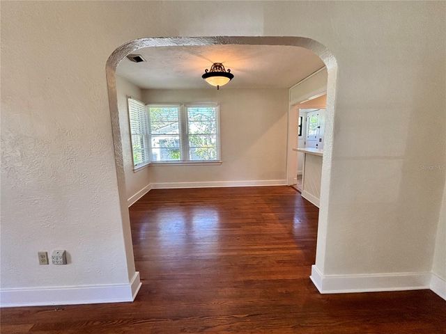 211 S SUMMERLIN AVENUE, Sanford, FL 32771