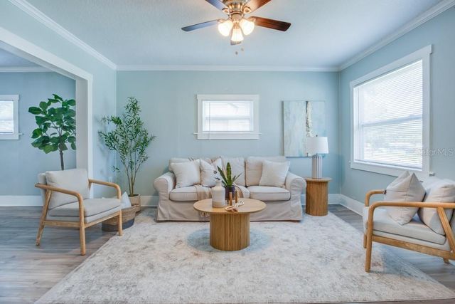 905 PLAZA STREET, Clearwater, FL 33755