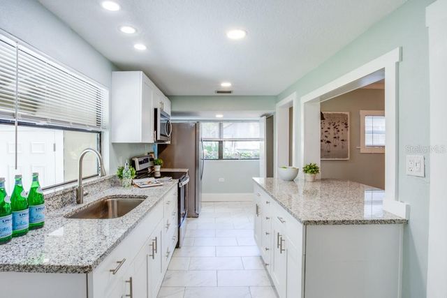 905 PLAZA STREET, Clearwater, FL 33755