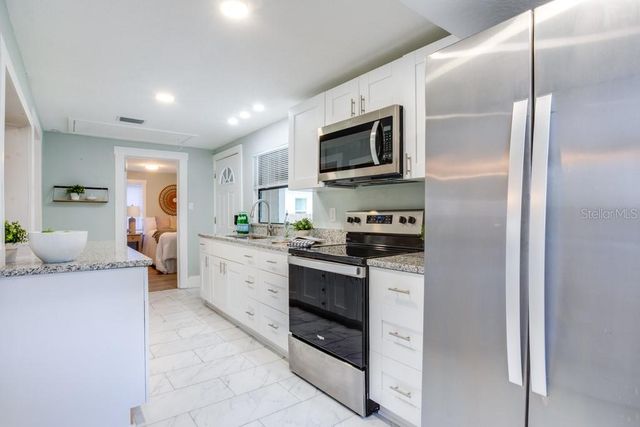 905 PLAZA STREET, Clearwater, FL 33755