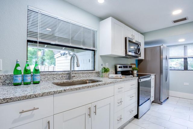 905 PLAZA STREET, Clearwater, FL 33755