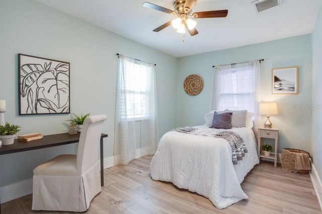 905 PLAZA STREET, Clearwater, FL 33755