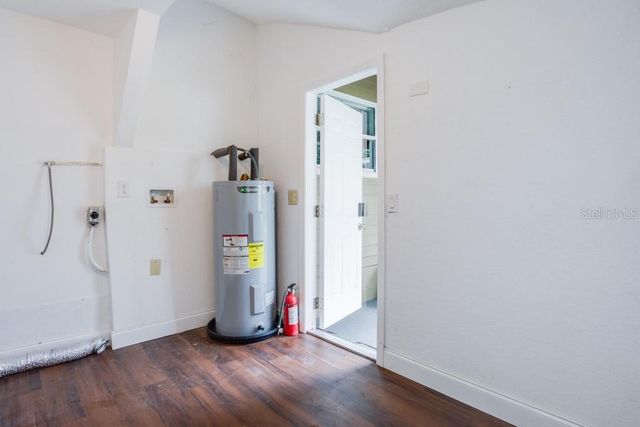 905 PLAZA STREET, Clearwater, FL 33755