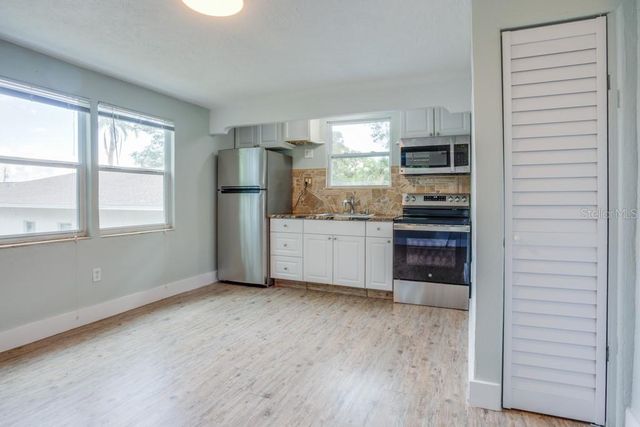 905 PLAZA STREET, Clearwater, FL 33755