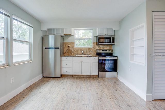 905 PLAZA STREET, Clearwater, FL 33755