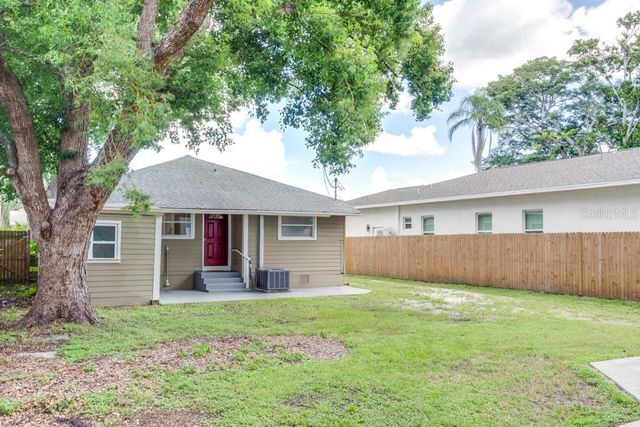 905 PLAZA STREET, Clearwater, FL 33755