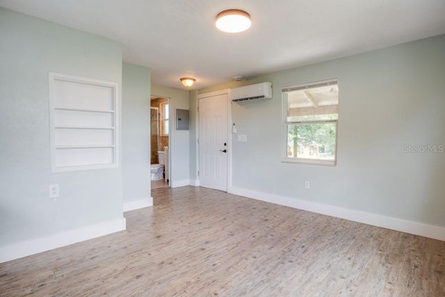 905 PLAZA STREET, Clearwater, FL 33755