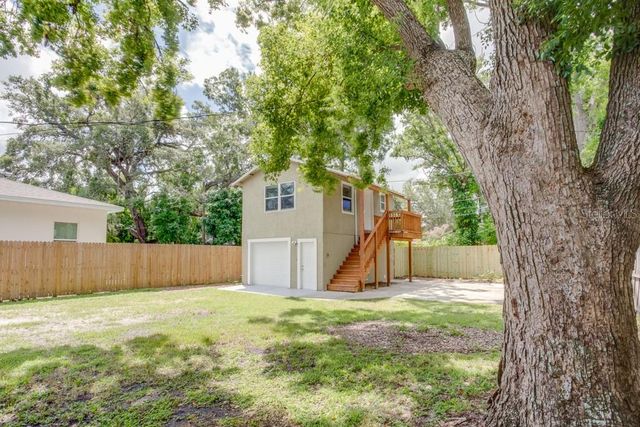 905 PLAZA STREET, Clearwater, FL 33755