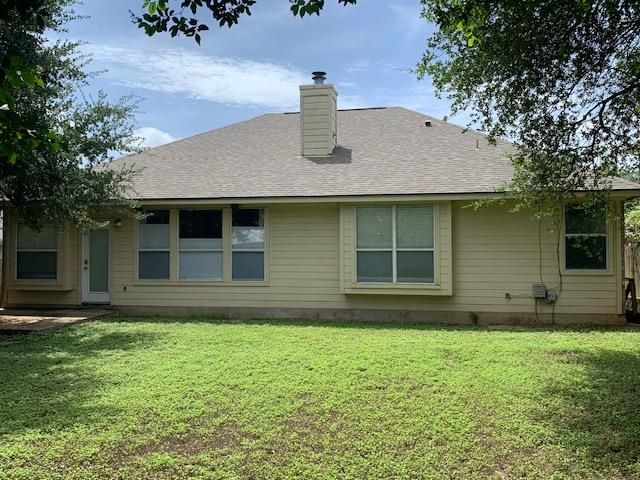 609 Thrush DR, Leander, TX 78641