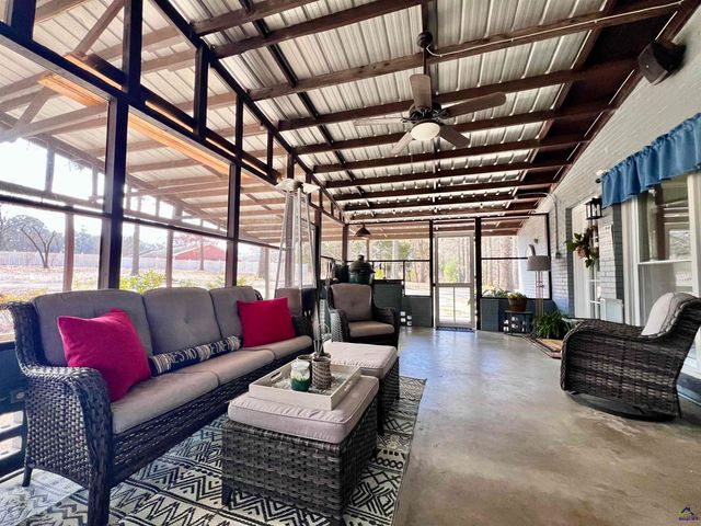 107 Pine Hill Circle, Byron, GA 31008