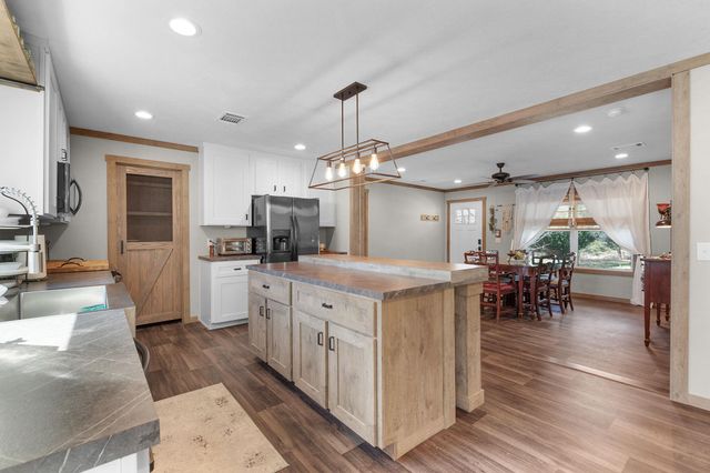 345 County Road 136C, Kingsland, TX 78639