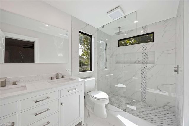 4656 Capri DR, Naples, FL 34103