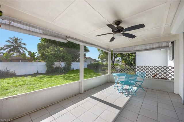 4656 Capri DR, Naples, FL 34103