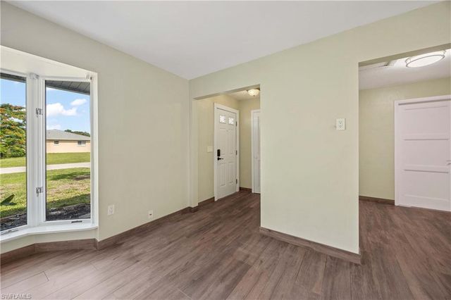 4656 Capri DR, Naples, FL 34103
