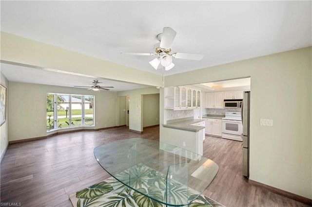 4656 Capri DR, Naples, FL 34103