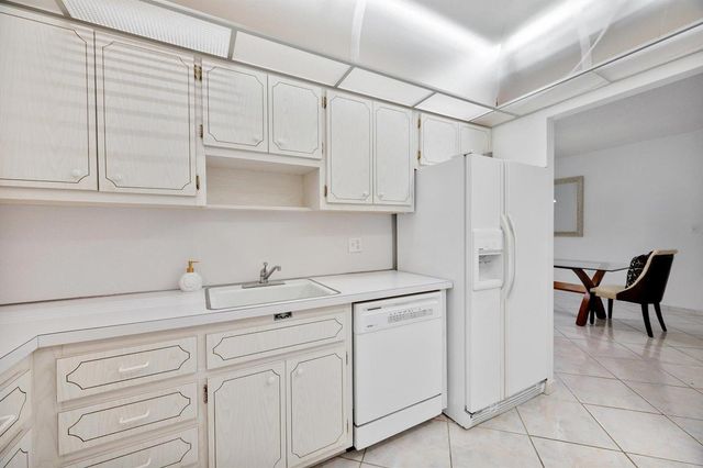 1980 S Ocean Drive 19a, Hallandale Beach, FL 33009