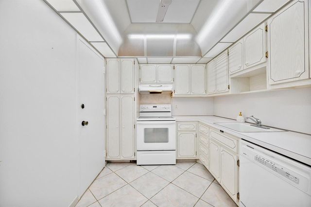 1980 S Ocean Drive 19a, Hallandale Beach, FL 33009
