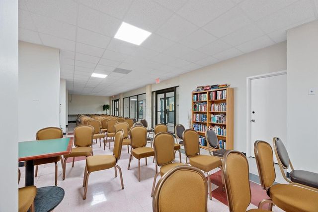 1980 S Ocean Drive 19a, Hallandale Beach, FL 33009