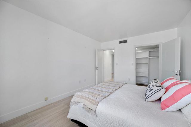1980 S Ocean Drive 19a, Hallandale Beach, FL 33009