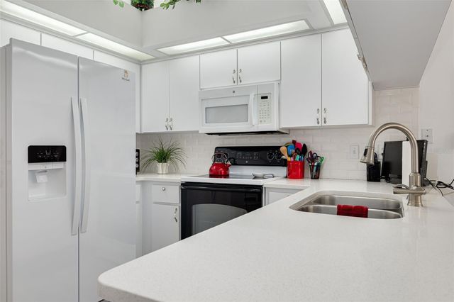 4245 AVANTI CIRCLE, New Port Richey, FL 34655