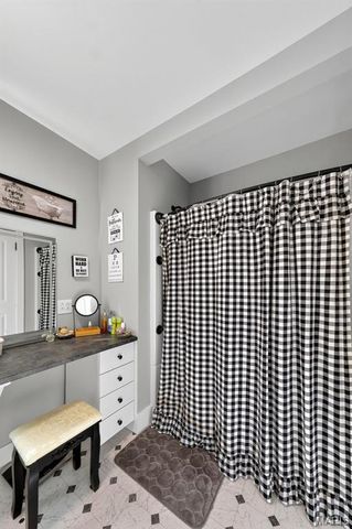 104 Dolbeare Drive, Louisiana, MO 63353