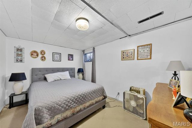 104 Dolbeare Drive, Louisiana, MO 63353