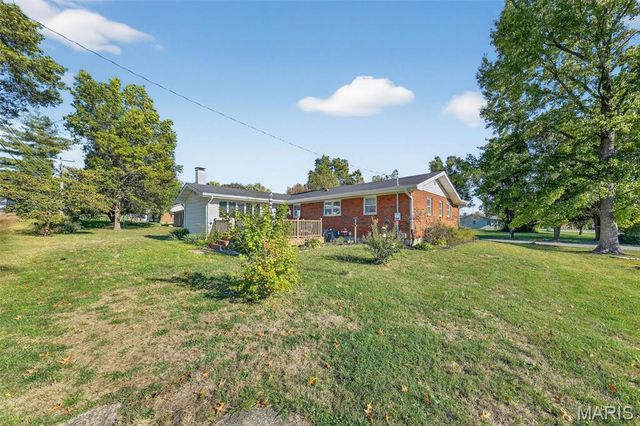 104 Dolbeare Drive, Louisiana, MO 63353