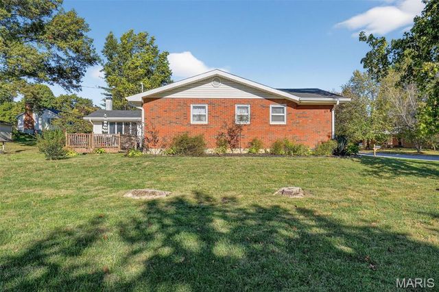 104 Dolbeare Drive, Louisiana, MO 63353