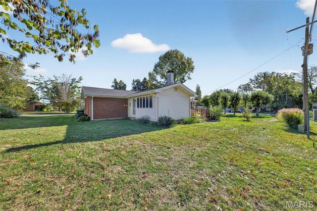 104 Dolbeare Drive, Louisiana, MO 63353