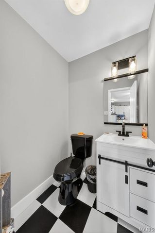 104 Dolbeare Drive, Louisiana, MO 63353